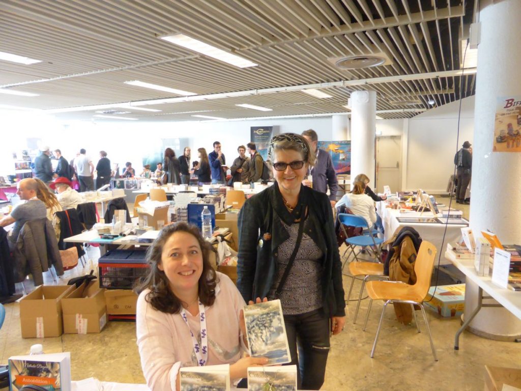 Avec Catherine - dédicace d'Éclosia Son site internet : https://sites.google.com/site/catherinepiauda2fees/home