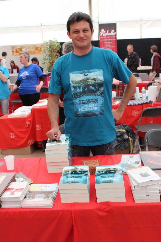 stand attractif - T shirt assorti